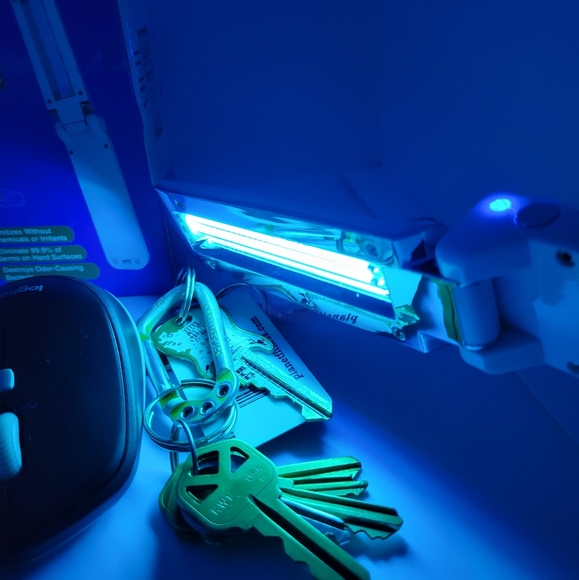 PORTABLE UV STERILIZER 99.9% - Picture 2 of 9